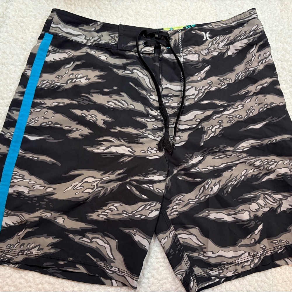 Hurley Black and Gray Board Shorts with Urban Camo | Size 30